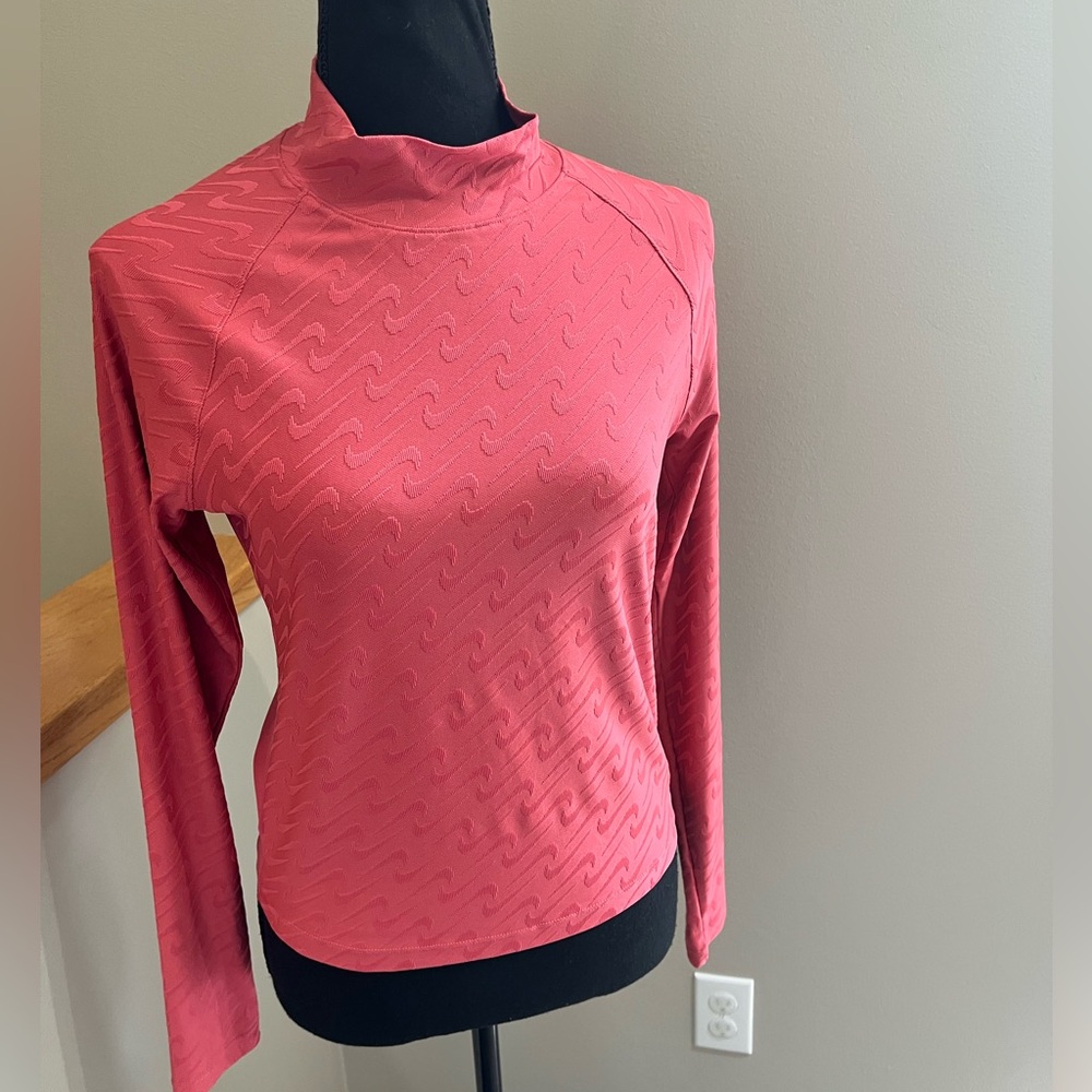 Women’s Nike Icon Clash active mock neck long sleeve shirt. Dusty pink. small